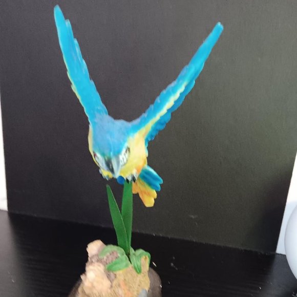 Blue Colored Bird on a Spring Like Stem. Moves back & Forth. Excellent Condition - Picture 4 of 7